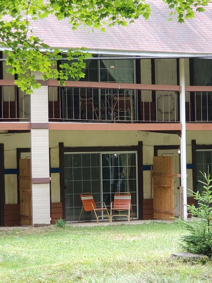 Pocono Mountain And Hotel